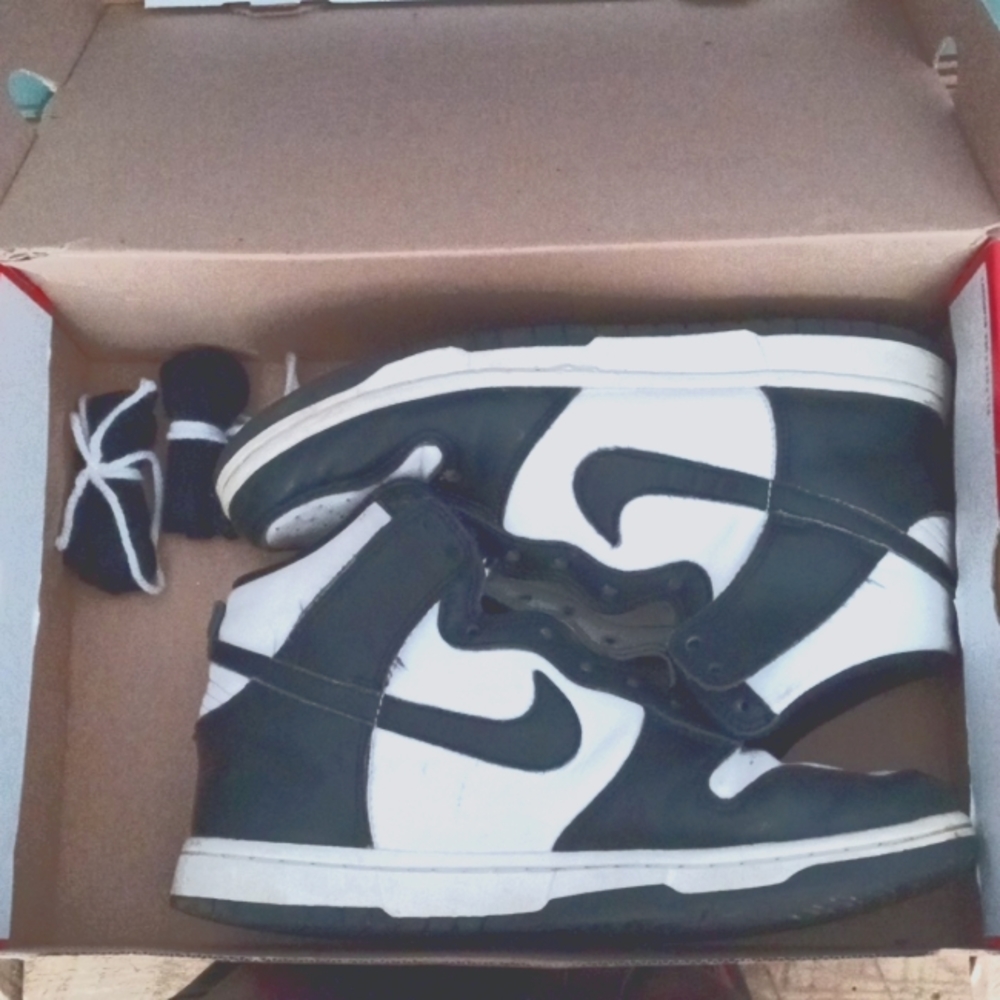 Nike women's high dunk 8.5 good condition